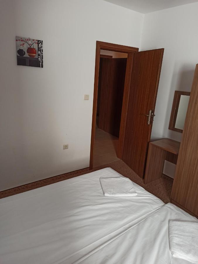 Private Apartments Nevena ปอมโปโรโว ภายนอก รูปภาพ