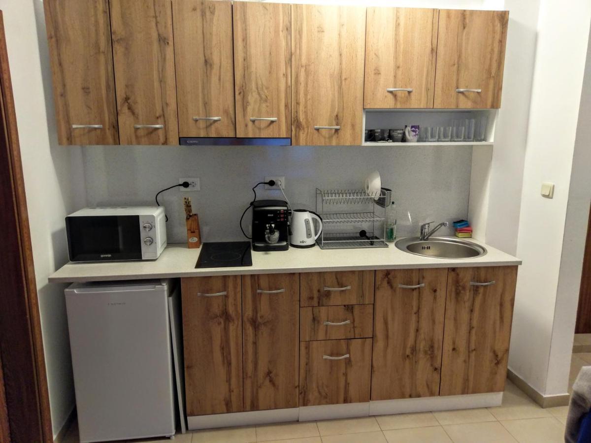 Private Apartments Nevena ปอมโปโรโว ห้อง รูปภาพ