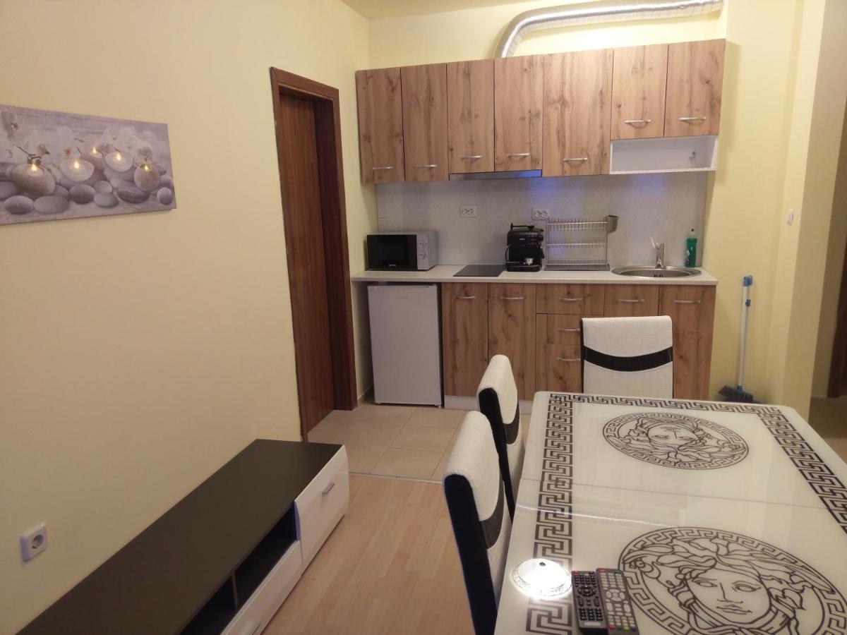 Private Apartments Nevena ปอมโปโรโว ภายนอก รูปภาพ