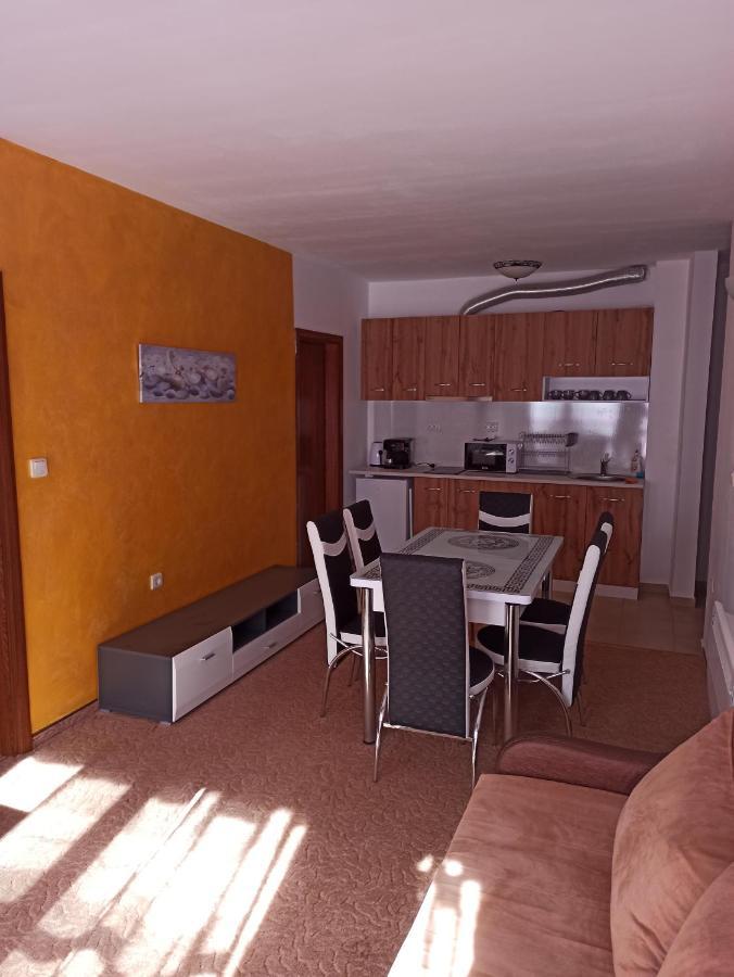 Private Apartments Nevena ปอมโปโรโว ภายนอก รูปภาพ