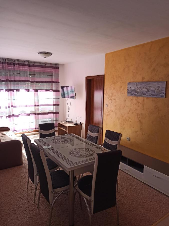 Private Apartments Nevena ปอมโปโรโว ภายนอก รูปภาพ