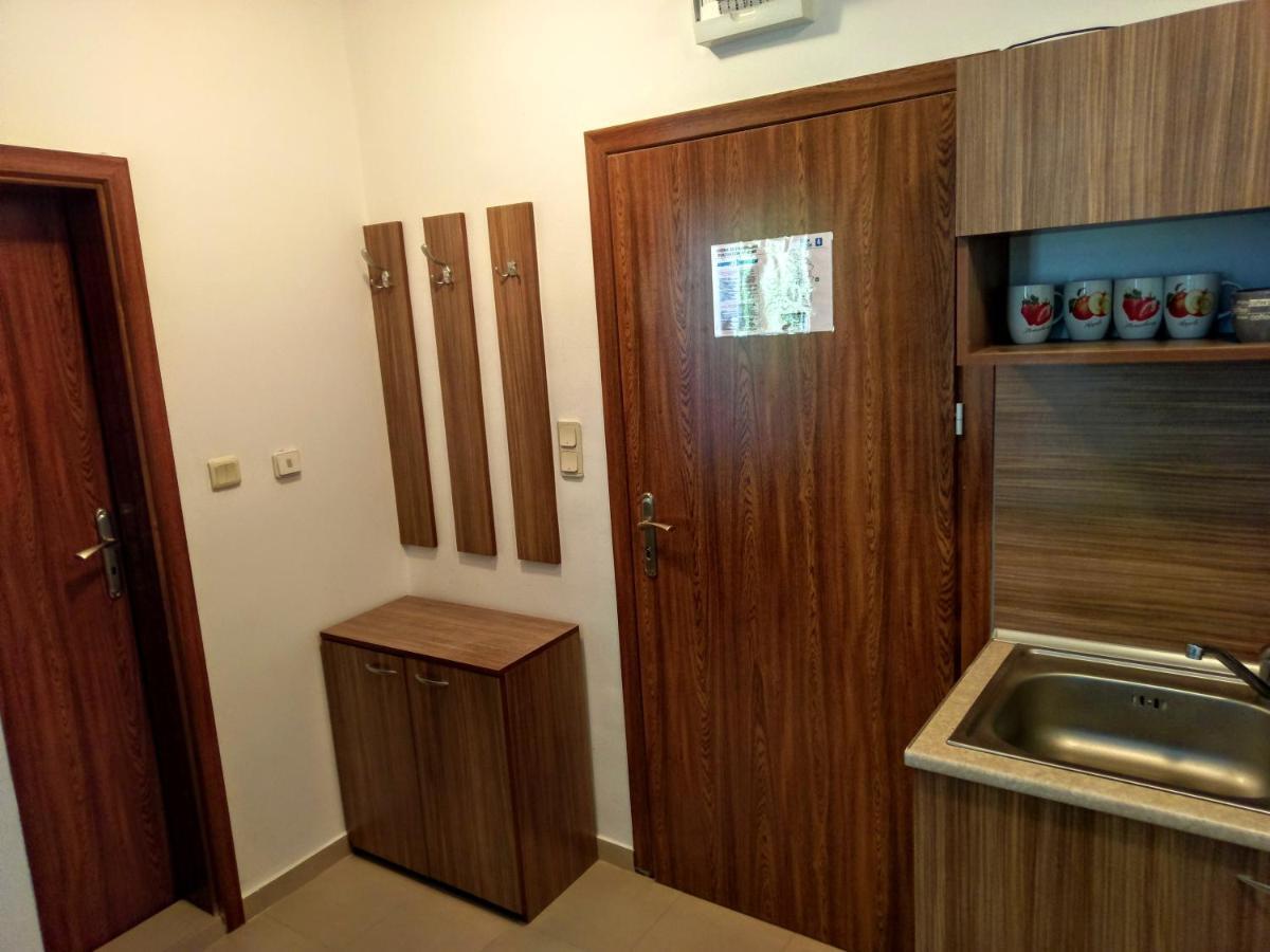 Private Apartments Nevena ปอมโปโรโว ภายนอก รูปภาพ